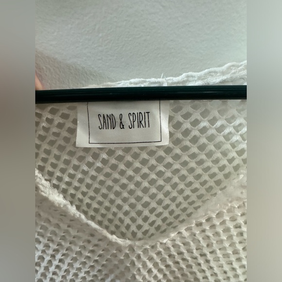 Used MD Sand and Spirit White Beach Shirt Coverup - Picture 5 of 6